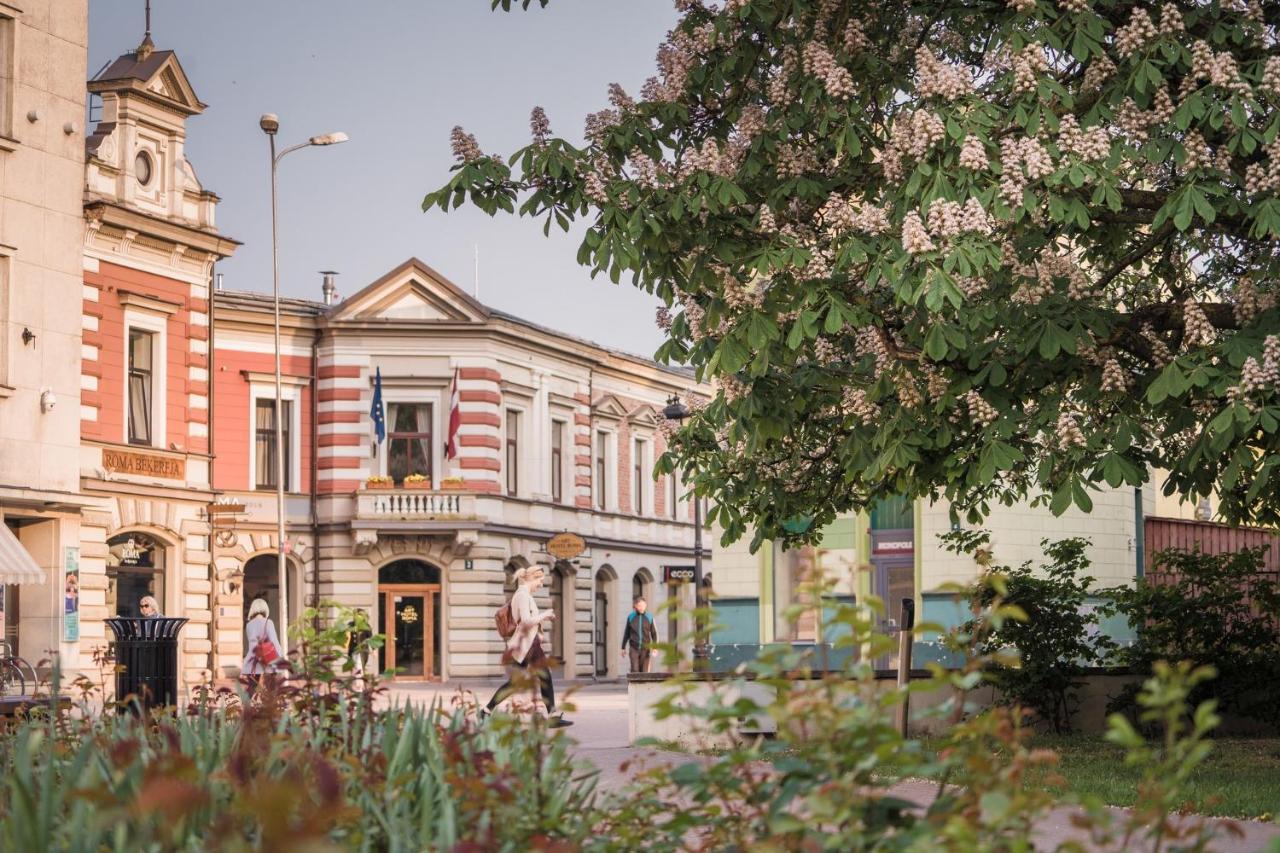 Art Hotel Roma Liepaja Ngoại thất bức ảnh